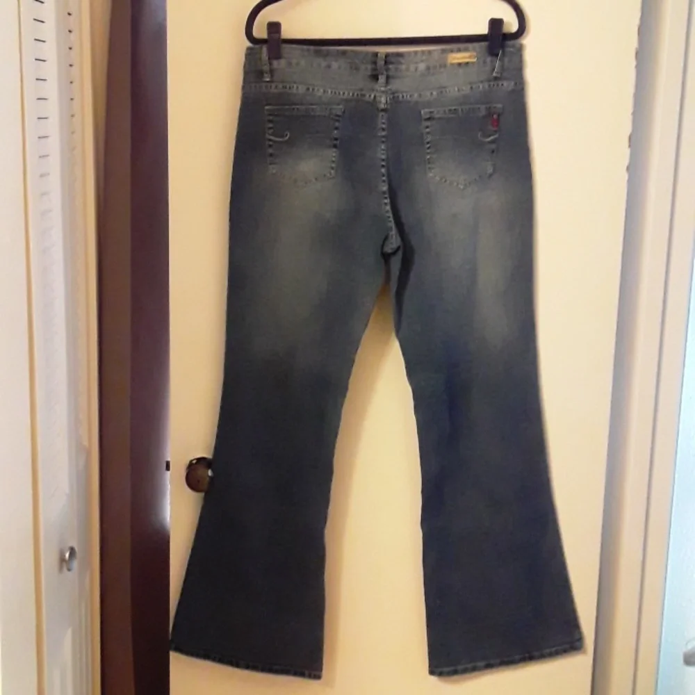 Flare jeans - Picture 6 of 10